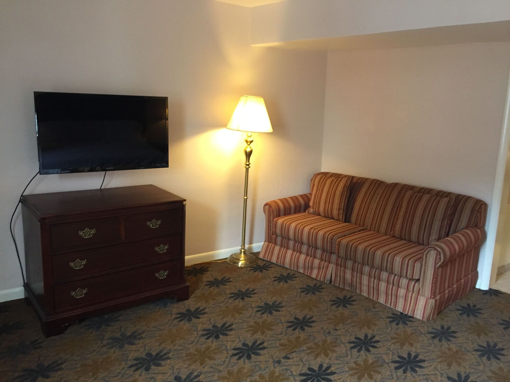 Travelodge By Wyndham Lynchburg Exterior foto