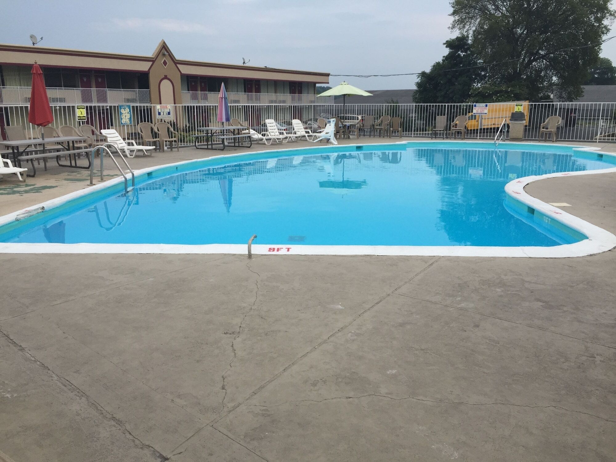 Travelodge By Wyndham Lynchburg Exterior foto